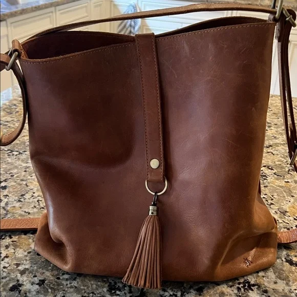 Large Elevate People Brown Leather Bucket Bag with Tassel - Picture 2 of 10